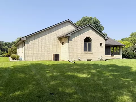 Exterior - 132 Fox Trot, Dixon, IL 61021 photo 8 of 9