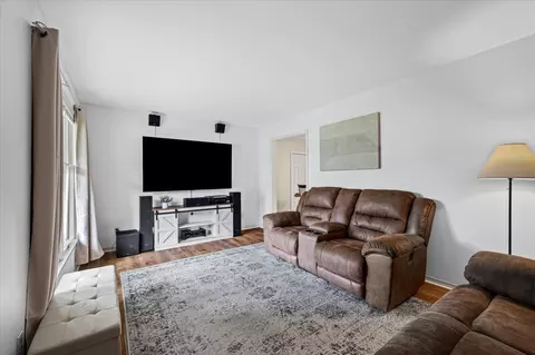 Living - 3510 Vine St, Mchenry, IL 60050 photo 1 of 3