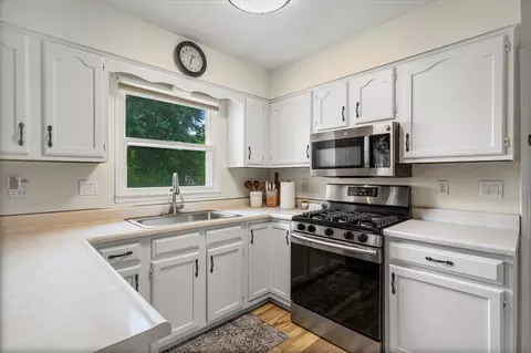 Kitchen - 3510 Vine St, Mchenry, IL 60050 photo 2 of 2