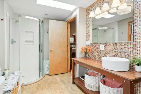 Bath - 901 Ridgeway Ave, Munster, IN 46321 photo 1 of 5
