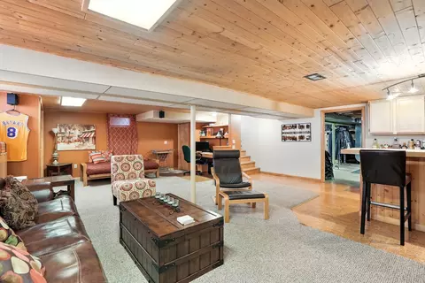 Living - 901 Ridgeway Ave, Munster, IN 46321 photo 4 of 5