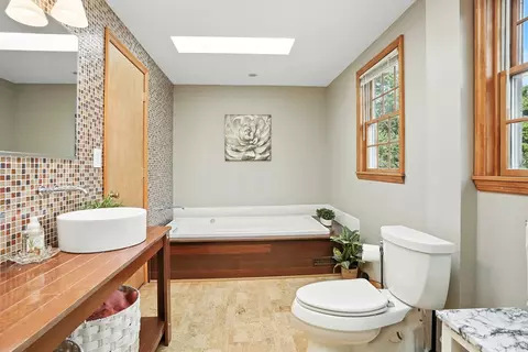 Bath - 901 Ridgeway Ave, Munster, IN 46321 photo 2 of 5