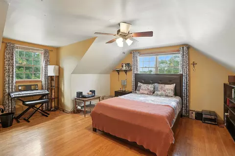 Bedroom - 901 Ridgeway Ave, Munster, IN 46321 photo 3 of 4