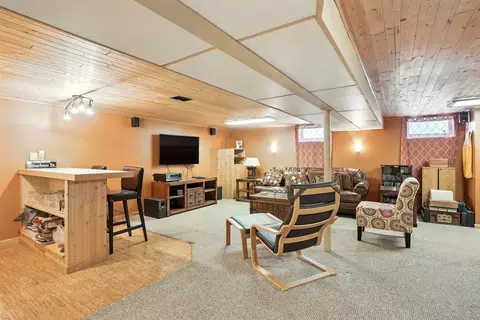 Living - 901 Ridgeway Ave, Munster, IN 46321 photo 3 of 5