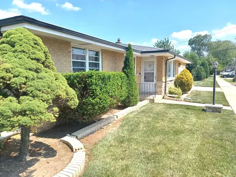 6714 W Lloyd Dr W, Worth, IL 60482