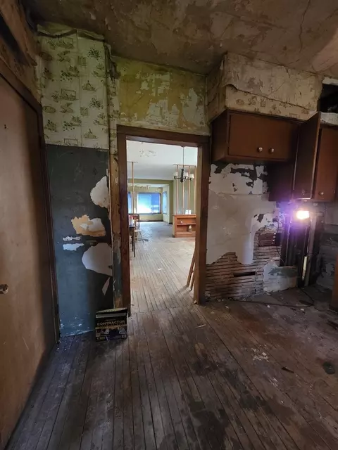 Entry Way - Undisclosed, Chicago, IL 60641 photo 1 of 3