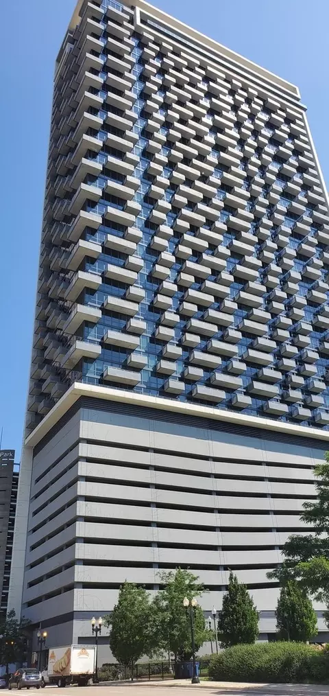 235 W Van Buren St #P-325, Chicago, IL 60607