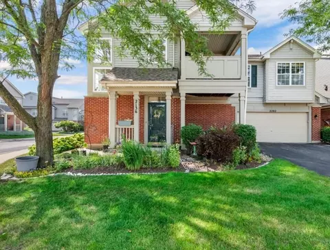 2136 Vanderbilt Dr #2136, Geneva, IL 60134