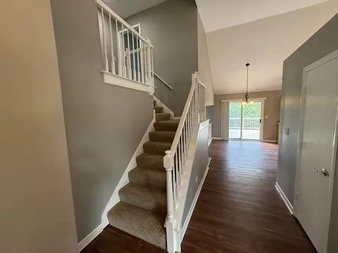 Entry Way - 1715 Pembrook Ct, Plainfield, IL 60586 photo 4 of 5