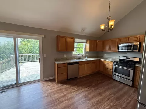 Kitchen - 1715 Pembrook Ct, Plainfield, IL 60586 photo 3 of 5