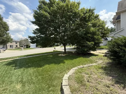 Exterior - 1715 Pembrook Ct, Plainfield, IL 60586 photo 7 of 8