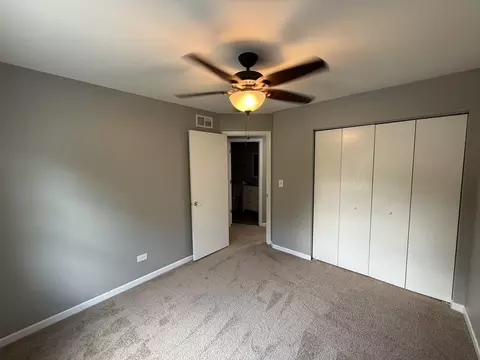 Bedroom - 1715 Pembrook Ct, Plainfield, IL 60586 photo 4 of 6