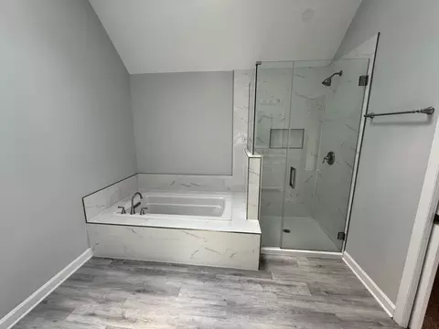 Bath - 1715 Pembrook Ct, Plainfield, IL 60586 photo 2 of 5