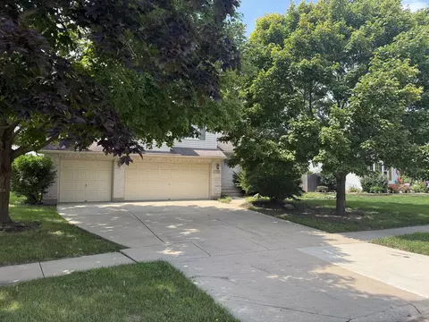 Exterior - 1715 Pembrook Ct, Plainfield, IL 60586 photo 3 of 8