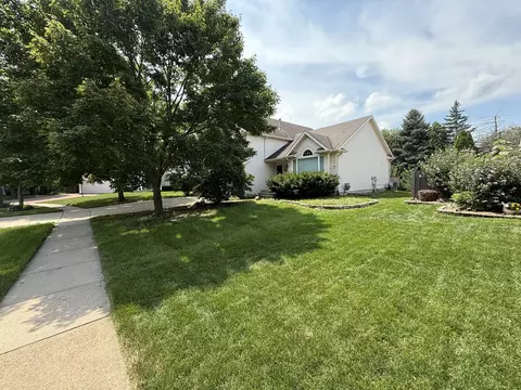 Exterior - 1715 Pembrook Ct, Plainfield, IL 60586 photo 2 of 8