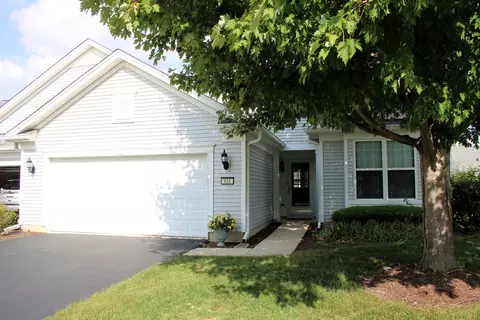 818 Treetop Ln, Shorewood, IL 60404