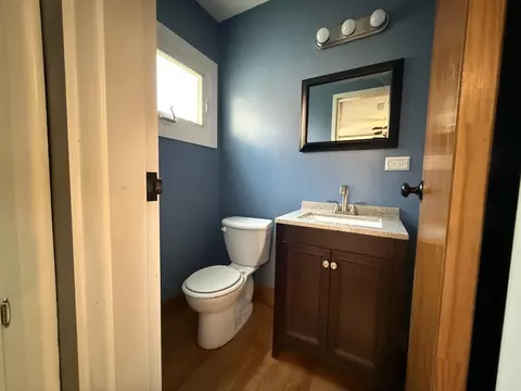 Bath - 702 E Shabonee Trl, Mount Prospect, IL 60056 photo 1 of 3