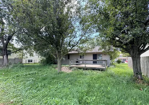 Exterior - 220 S Hossack St, Seneca, IL 61360 photo 3 of 4