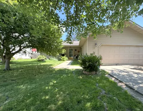 Exterior - 220 S Hossack St, Seneca, IL 61360 photo 2 of 4