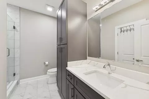 Bath - 110 Lily Ln, Wheeling, IL 60090 photo 1 of 3