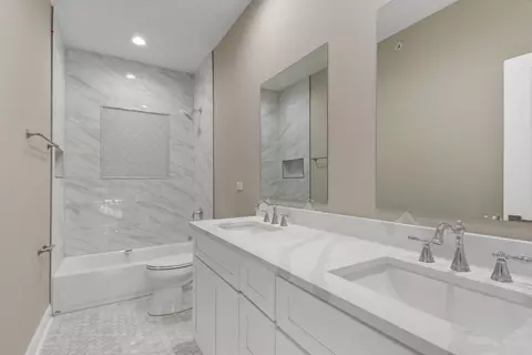 Bath - 110 Lily Ln, Wheeling, IL 60090 photo 3 of 3