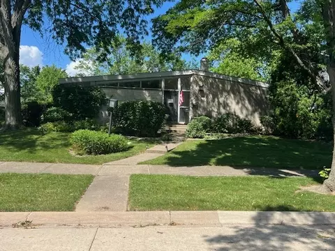 810 Virginia Rd, Highland Park, IL 60035