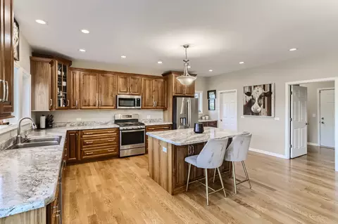 Kitchen - 112 Farmstead Ct, Mchenry, IL 60050 photo 2 of 4