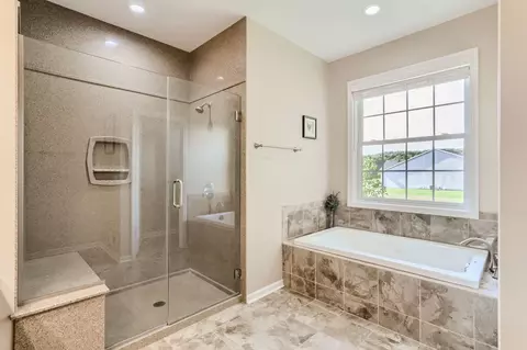 Bath - 112 Farmstead Ct, Mchenry, IL 60050 photo 1 of 4