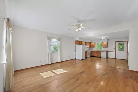 305 Royal Ct, Champaign, IL 61821 photo 2