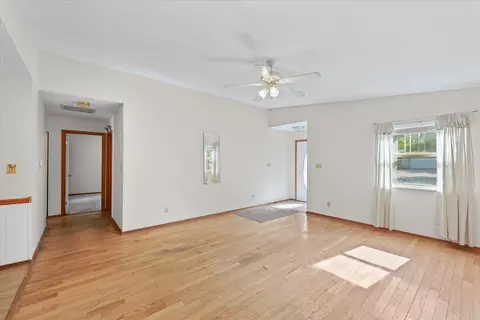 305 Royal Ct, Champaign, IL 61821 photo 4
