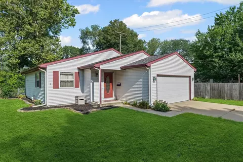 305 Royal Ct, Champaign, IL 61821