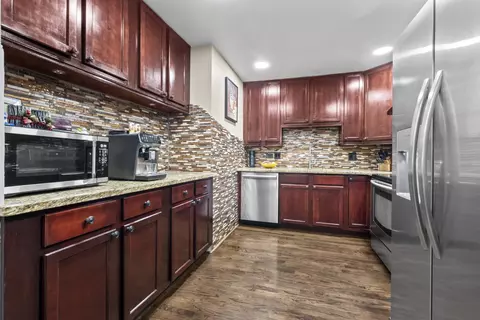 Kitchen - 5450 Astor Ln #216, Rolling Meadows, IL 60008 photo 1 of 2