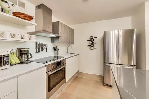Kitchen - 110 E Delaware Pl #1002, Chicago, IL 60611 photo 4 of 4