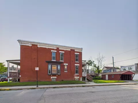 Exterior - 656 E Bowen Ave, Chicago, IL 60653 photo 3 of 6