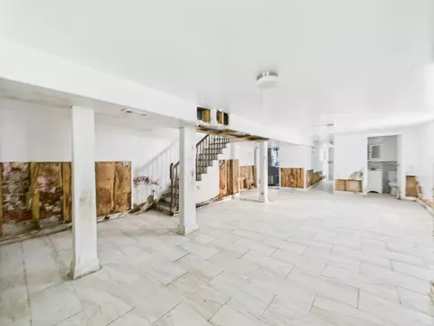 Other - 656 E Bowen Ave, Chicago, IL 60653 photo 3 of 4