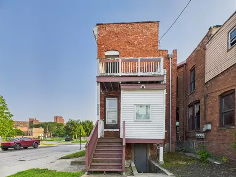 Exterior - 656 E Bowen Ave, Chicago, IL 60653 photo 6 of 6