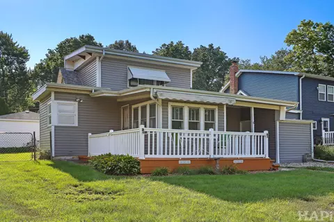 38410 N Lakeside Pl, Antioch, IL 60002