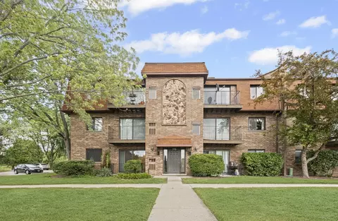 113 W Brandon Ct #E11, Palatine, IL 60067