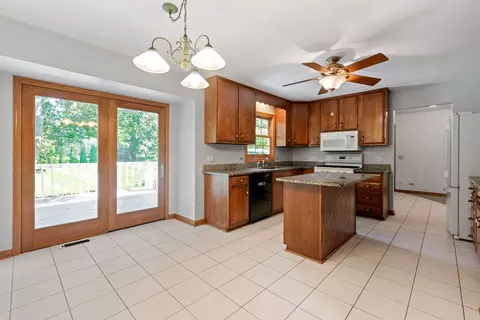 522 Joy Ln, Sleepy Hollow, IL 60118 photo 6