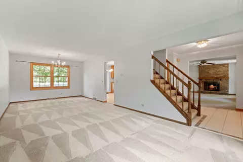 522 Joy Ln, Sleepy Hollow, IL 60118 photo 8