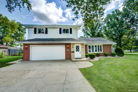 200 Montieth Ave, Joliet, IL 60433