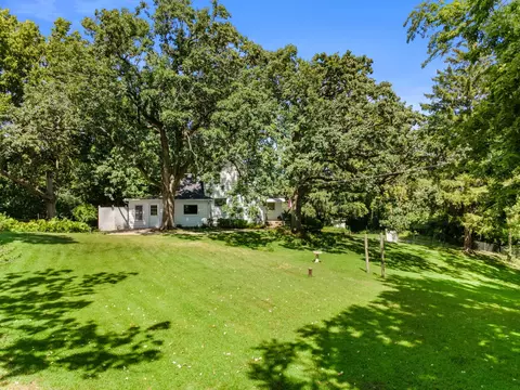 Exterior - 39132 N Mound Ave, Spring Grove, IL 60081 photo 5 of 10