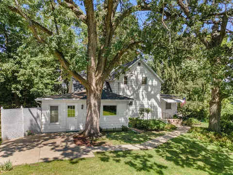 Exterior - 39132 N Mound Ave, Spring Grove, IL 60081 photo 2 of 10