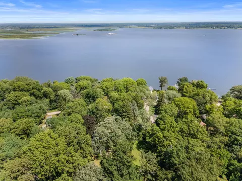 View/Area - 39132 N Mound Ave, Spring Grove, IL 60081 photo 3 of 4