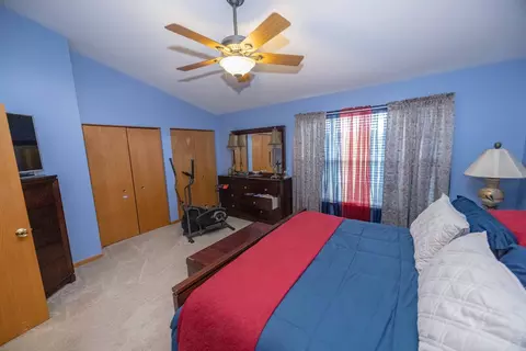 Bedroom - 644 Spring Leaf Dr, Joliet, IL 60431 photo 3 of 4
