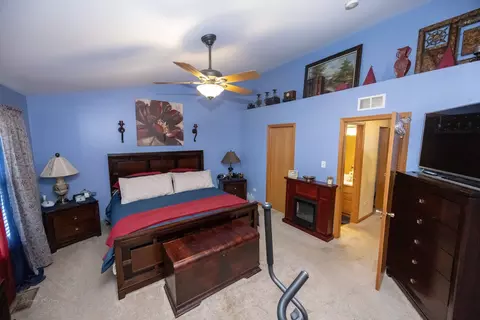 Bedroom - 644 Spring Leaf Dr, Joliet, IL 60431 photo 1 of 4