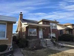 8928 S Bennett Ave, Chicago, IL 60617