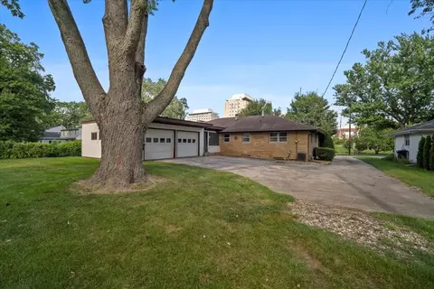 111 N Adelaide St, Normal, IL 61761 photo 33