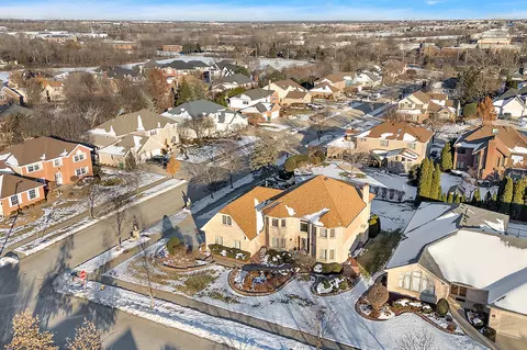 16221 Kingsport Rd, Orland Park, IL 60467