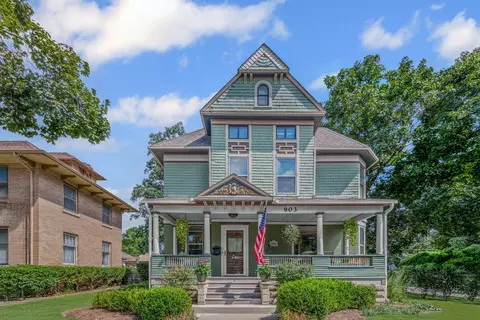 903 Douglas Ave, Elgin, IL 60120 photo 2